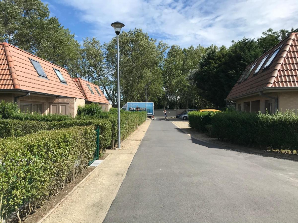 Vakantiehuisje De Panne Vlak Aan Plopsaland En De Zee ภายนอก รูปภาพ