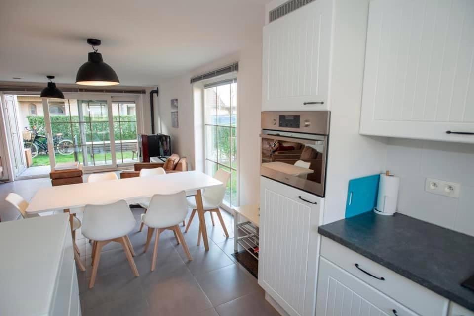 Vakantiehuisje De Panne Vlak Aan Plopsaland En De Zee ภายนอก รูปภาพ